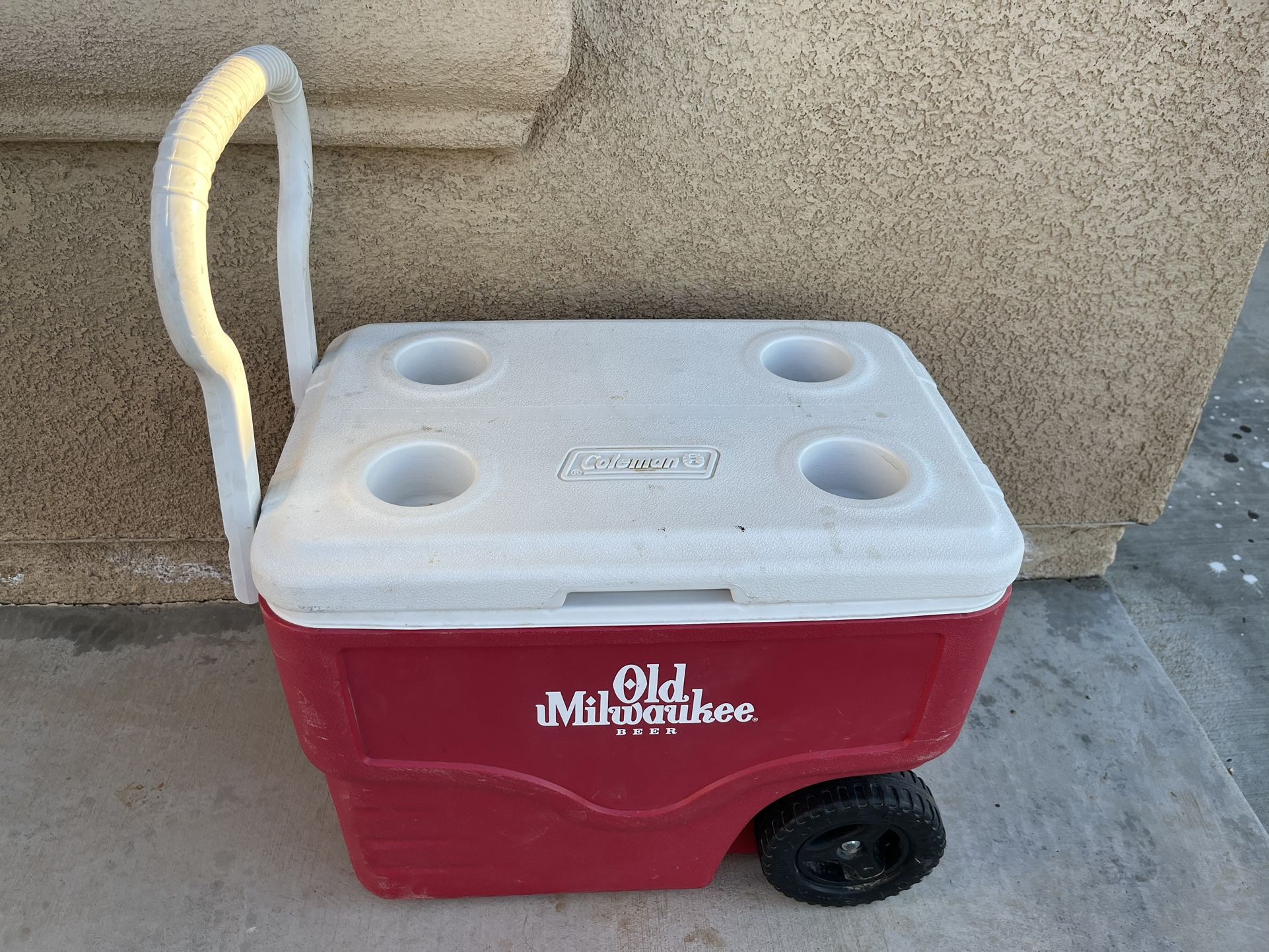 Vintage Collector Coleman Igloo Cooler Ice Chest