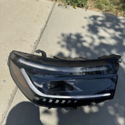 2025 Ford Explorer Right Headlight 