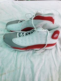 Jordan 13s white,gray,red S12 USE