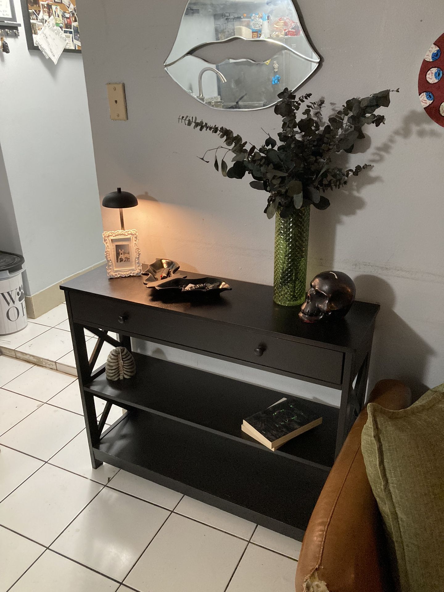 Consol table