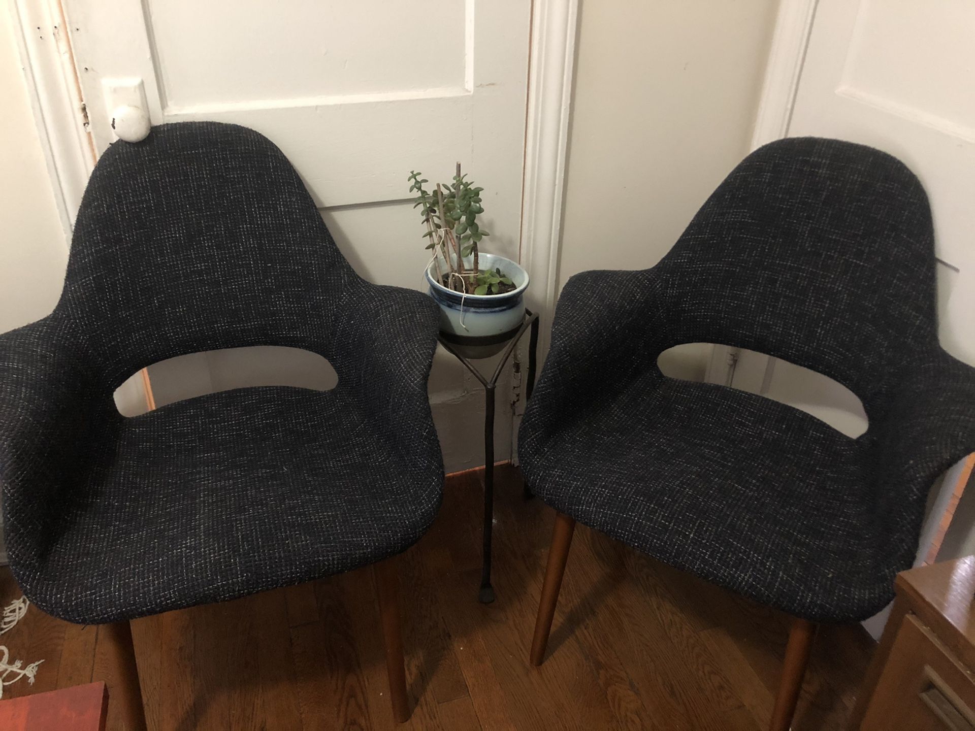 Accent chairs