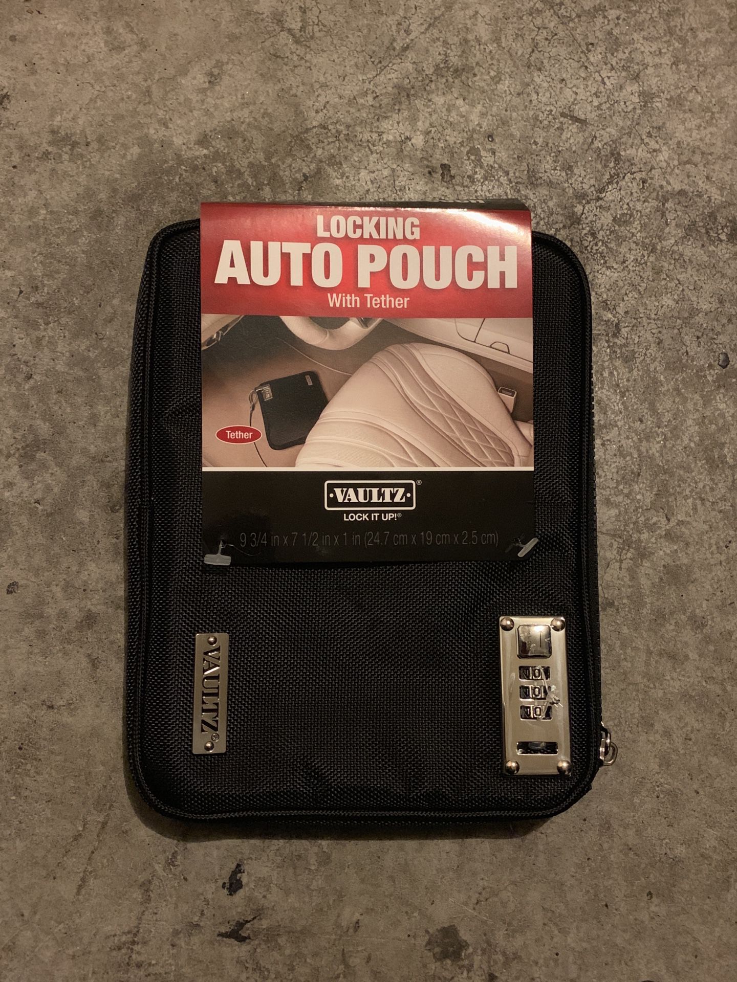 Vaultz locking auto pouch