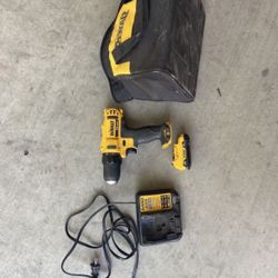 DEWALT DRILL