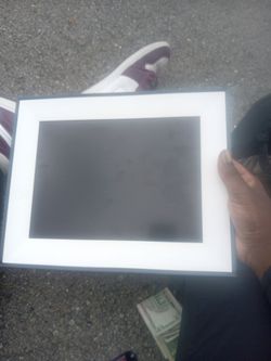 Aura frame table