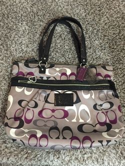 Coach Purse - like new - 55$ Only