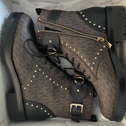 “MICHAEL KORS BOOTS SIZE 8”
