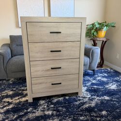 Beautiful Brand New 4 Drawer Chest