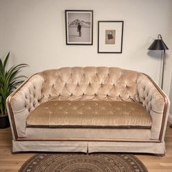 Windsor Vintage Tufted Couch 