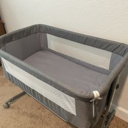 Baby Bassinet with wheels Adjustable Bedside Sleepers Bassinet Newborn Baby Crib