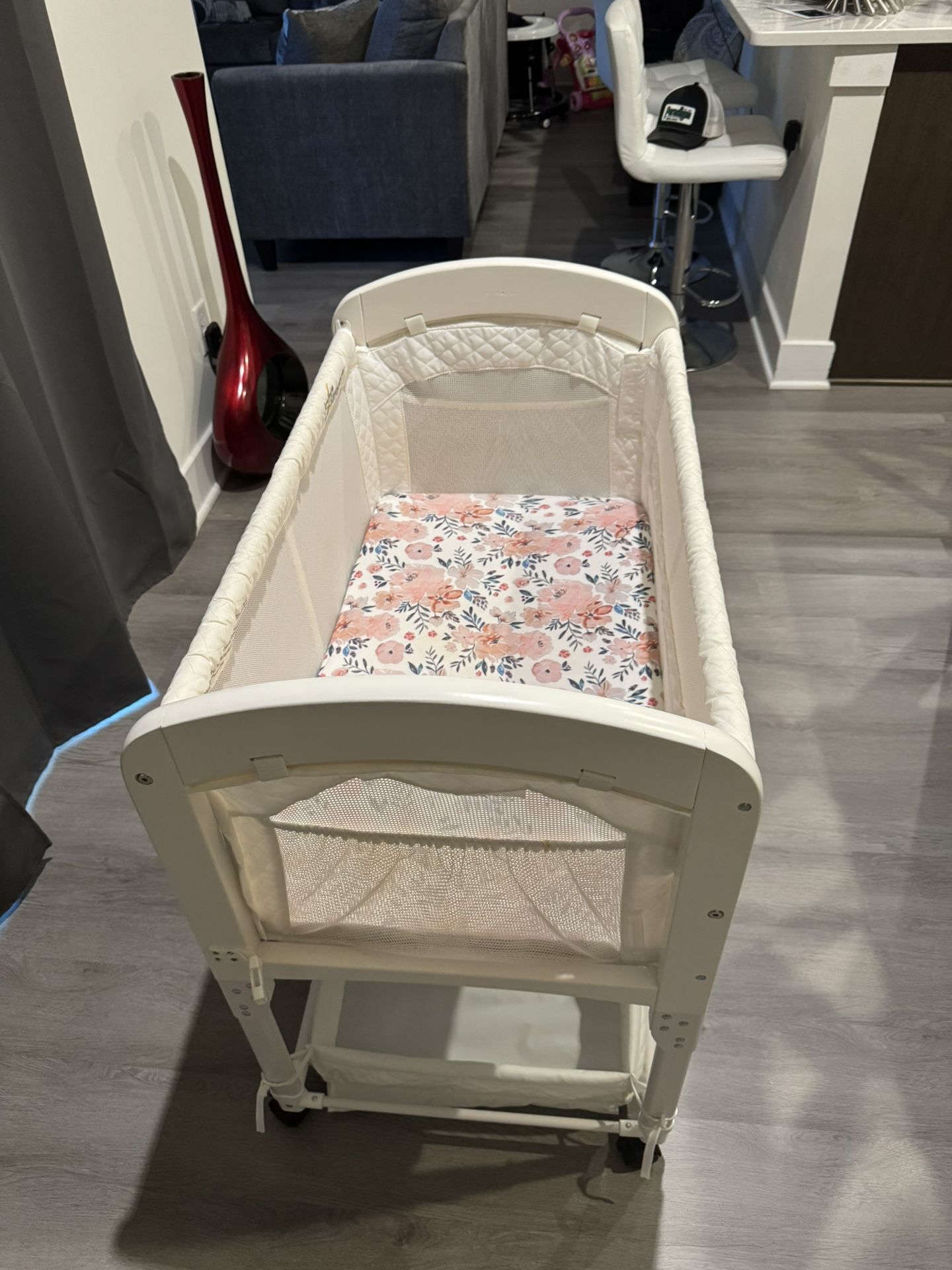 Arms Reach Cambria Co-sleeper bassinet