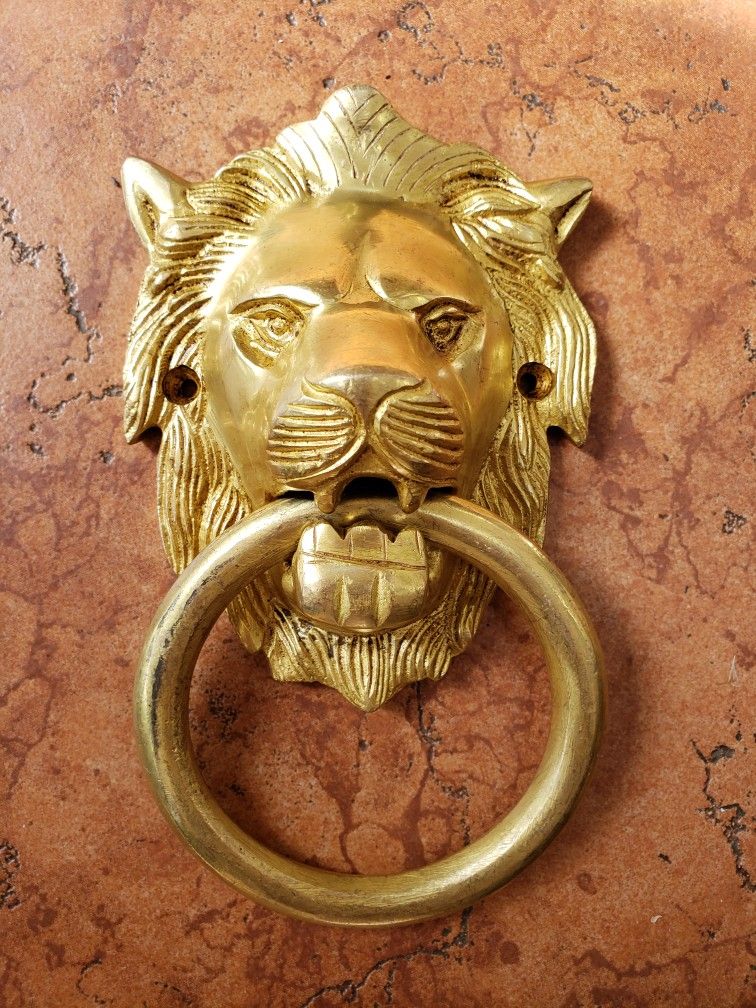 Brass Lion Face Door Knoker 