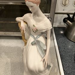 $135 Rare Cybis Scarlett Porcelain Figurine #95 Ltd. Edition MINT Condition! Pre Lladro