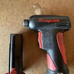 Snap-On 7.2v Screwdriver Drill
