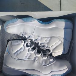 JORDAN 11 LEGEND BLUE