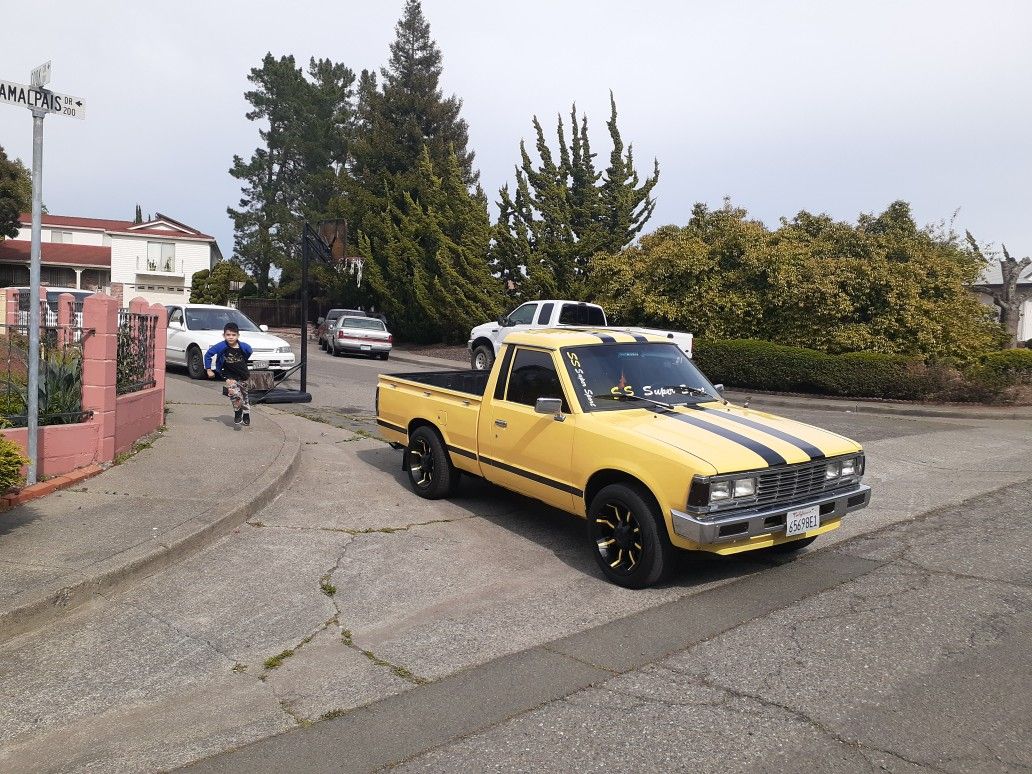 Nissan truck 1984