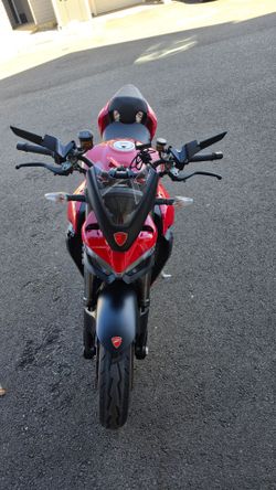 2022  Ducati  Streetfighter V2