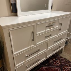 Dreeser With Mirror 