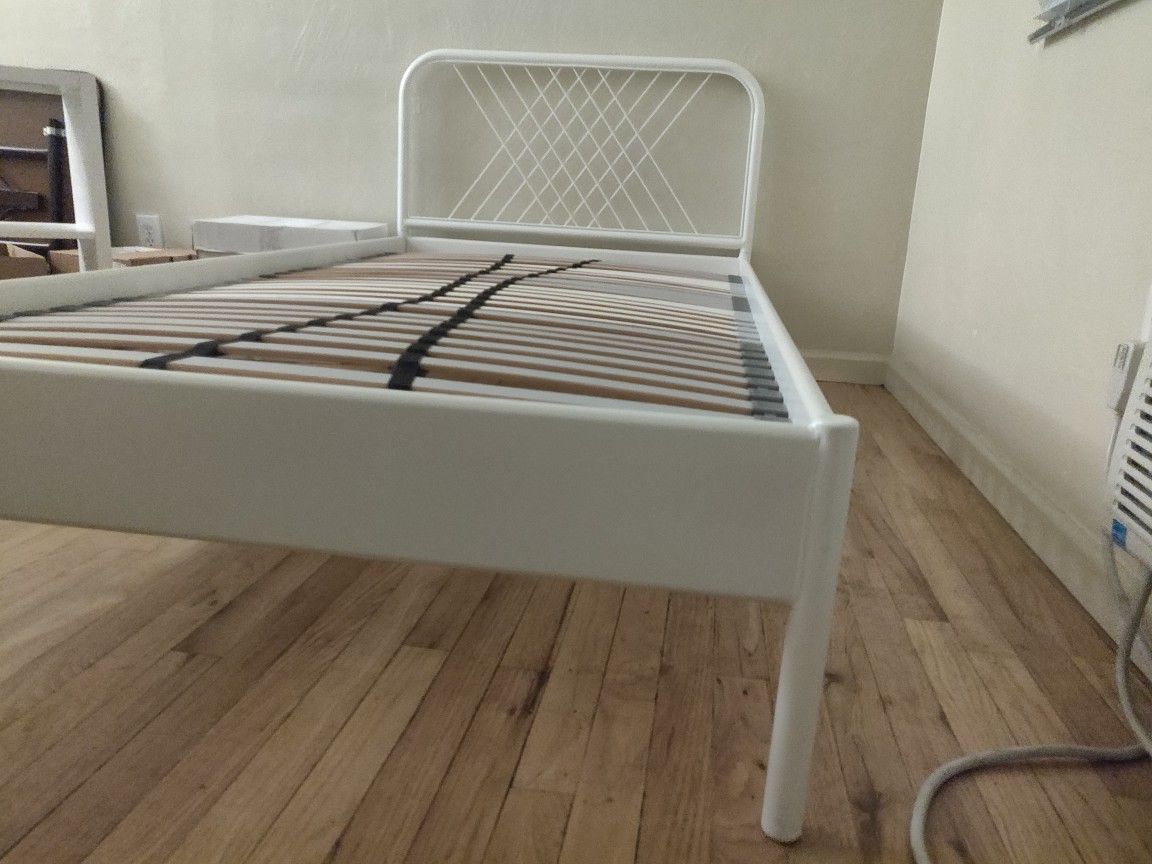 IKEA Nesttun twin bed frame and bed base for Sale in Reno NV