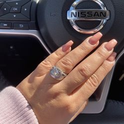 GORGEOUS ROBINS BROTHERS ENGAGEMENT RING