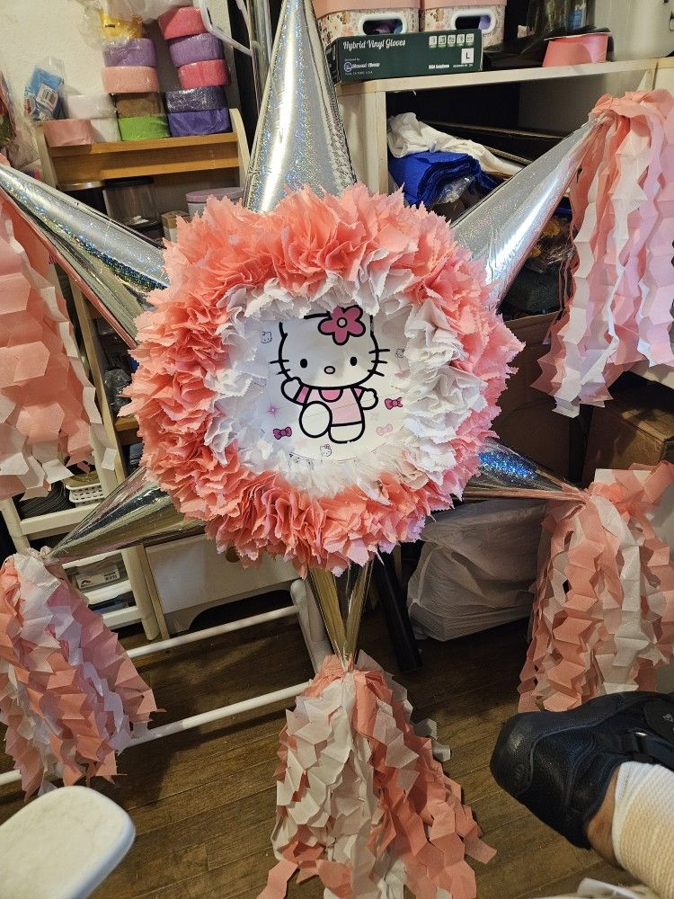 Hello Kitty Pinata