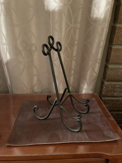 Wrought Iron Plate Stand