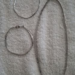 Set Of 3 : Vintage Signed MONET Necklace And 2 Bracelets 