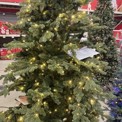 Pre-lit Christmas Tree 