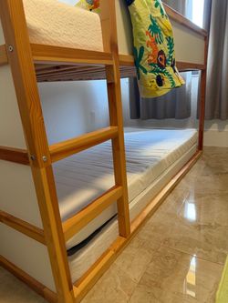 twin wood bunk bed