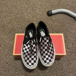 Women’s Vans Checkered Slip On Shoes (size 7)