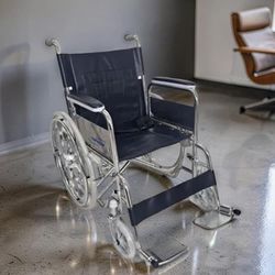 💎 Lightweight Folding Manual Wheelchair