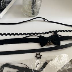 Black Velvet Chockers