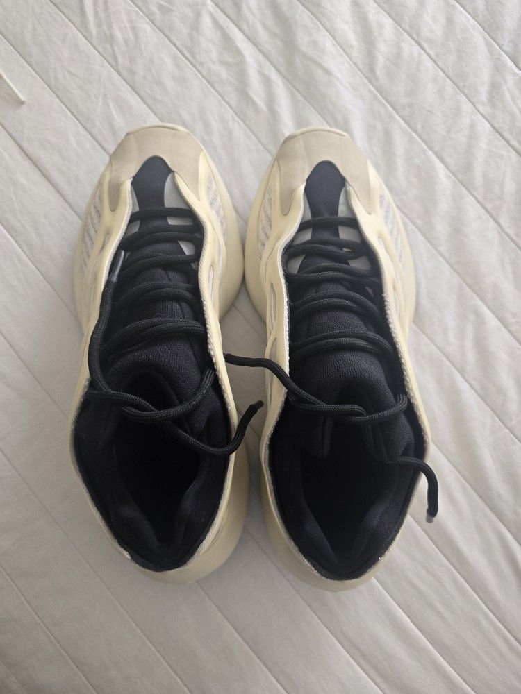 Adidas Yeezy 700 V3