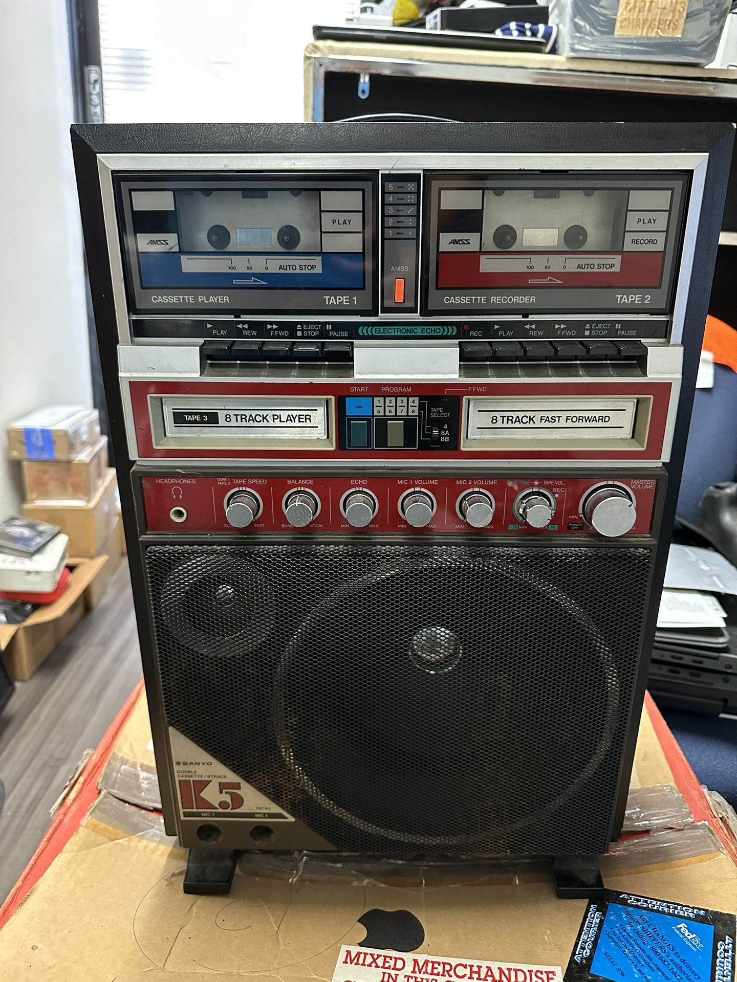 SANYO PAT-6800 ファミリーカラオケ 昭和レトロ】SANYO カラオケプレーヤー PAT-K1【通電OK】 (ゆきち@断捨