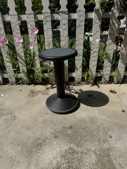 ECR KIDS ADJUSTABLE WOBBLE STOOL