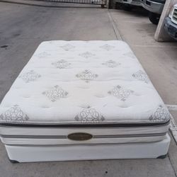 Beautyrest Queen Pillowtop Mattress And Box Spring 
