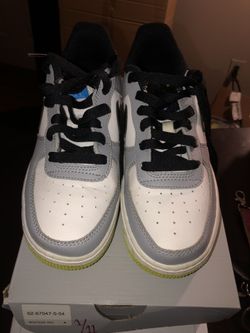 Nike Air Force 1 (size 4 youth)