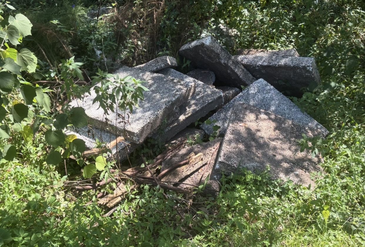 Free concrete pieces