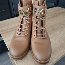 Mk Nuevos Size 10