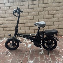 Folding electric bicycle