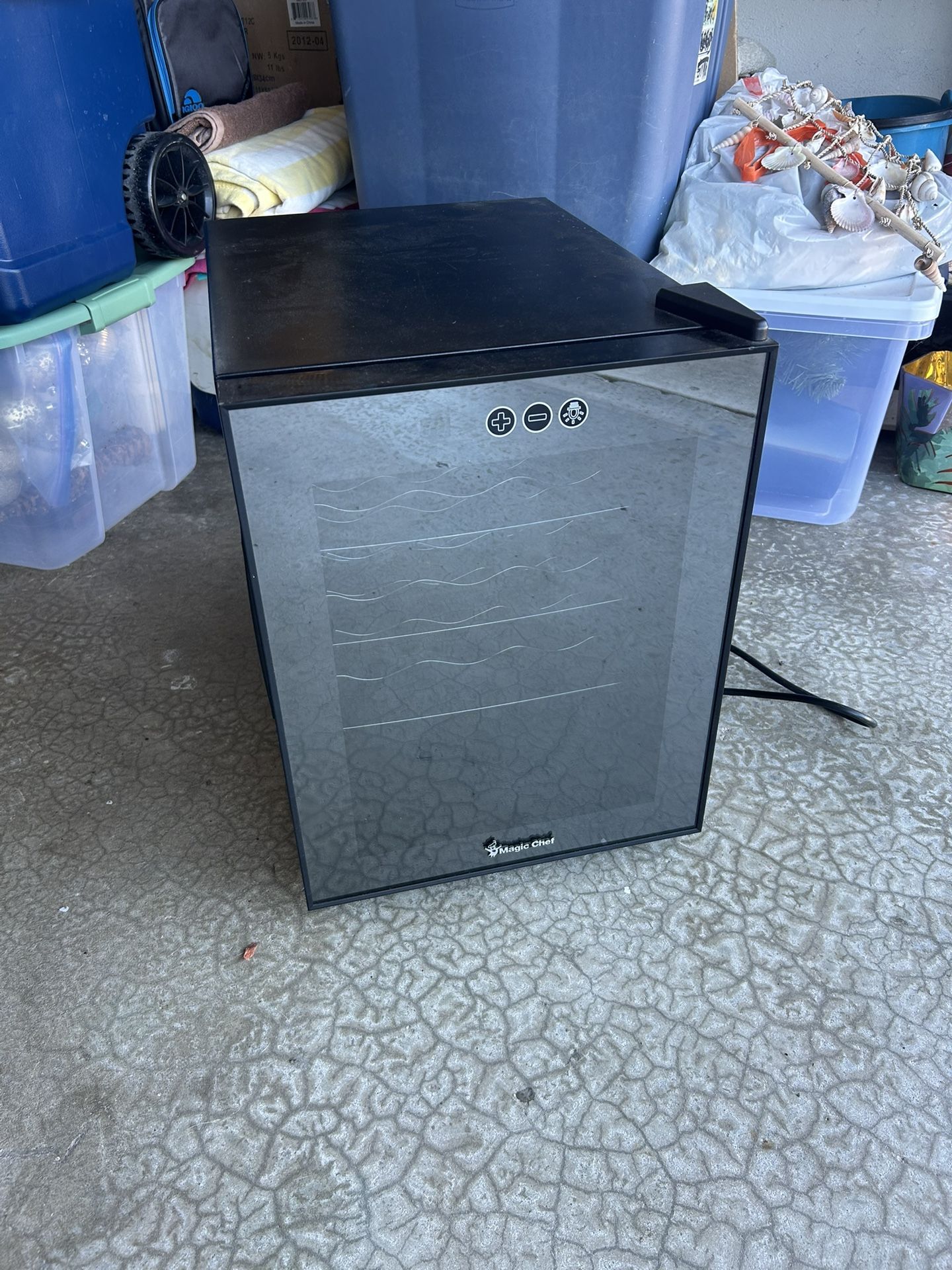 Magic Chef Wine Cooler … 3 Shelves, 9. Bottles.              ONLY $80