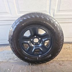 NEXEN ROADIAL HTX 2    245/75/R 17 TIRE SET
