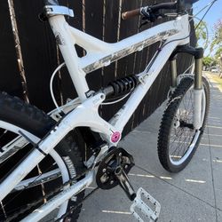 Full Suspension Mountain Bike