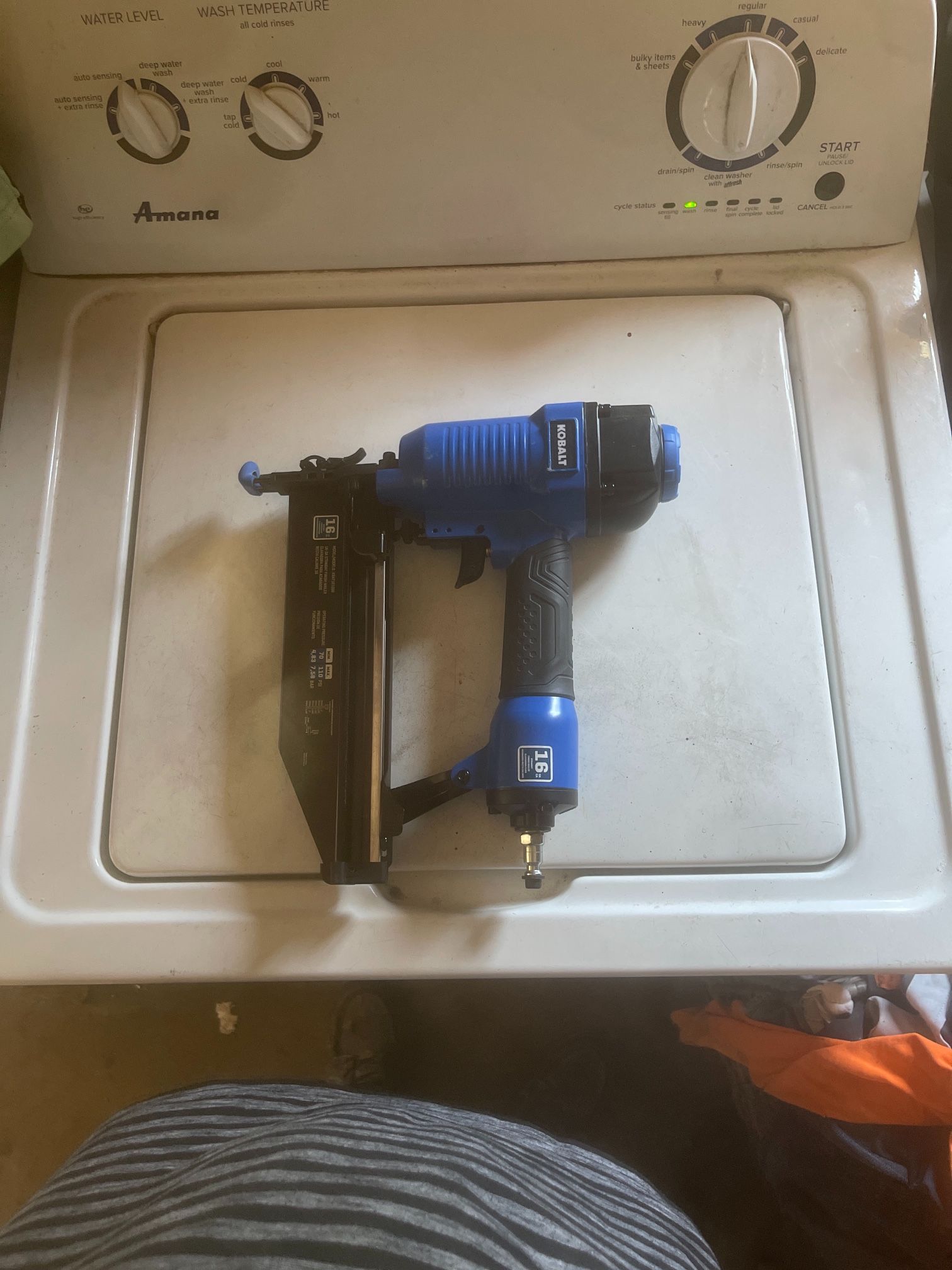 Kobalt Nailer 2.5 Inch 16 Gauge Pneumatic Finish Nailer