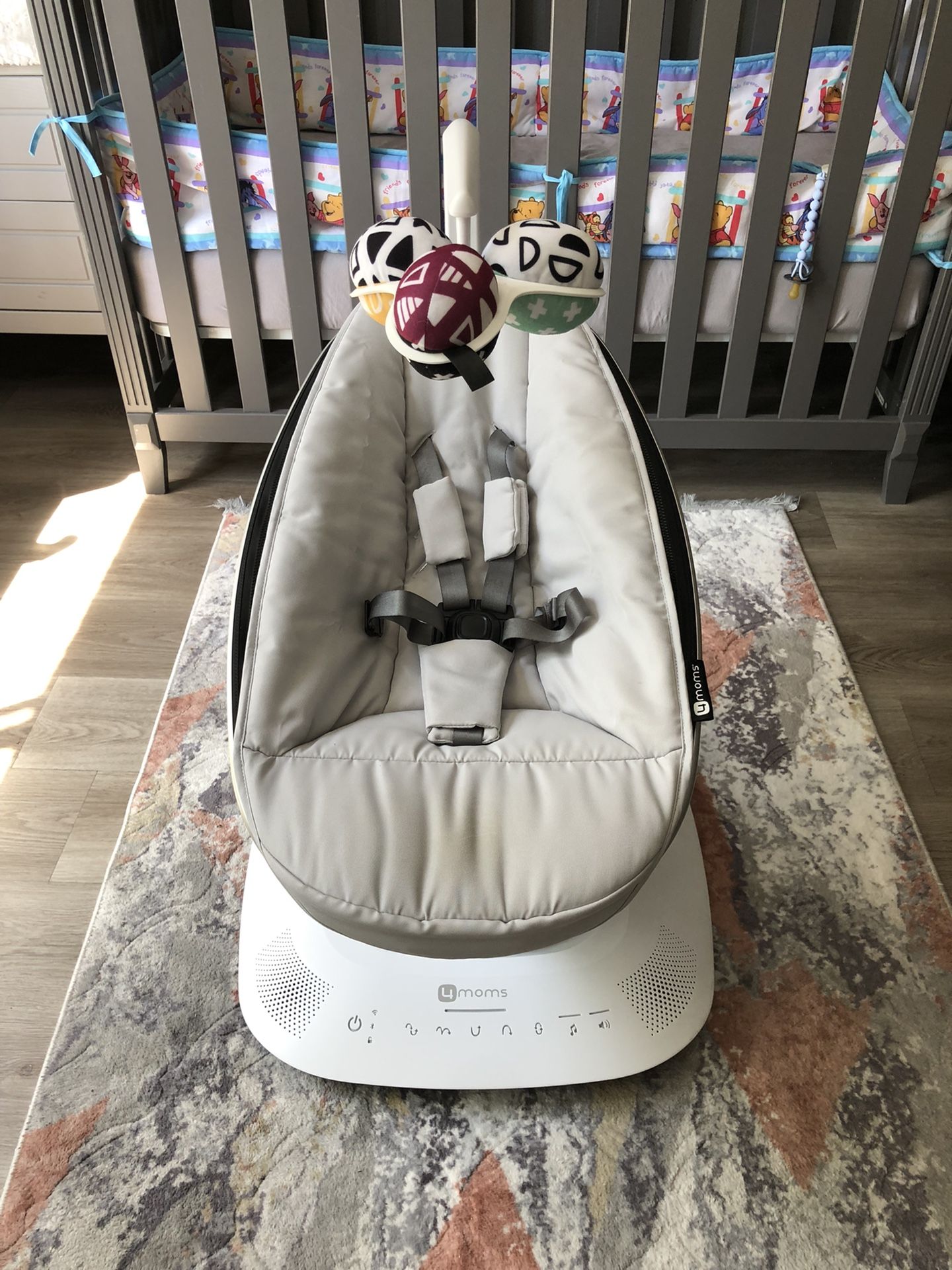4moms MamaRoo Multi-Motion Baby Swing, Bluetooth Enabled with 5 Unique Motions, Grey