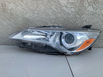Toyota Camry Left Driver Headlight