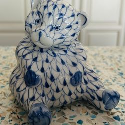 Vintage Andrea by Sadek Blue & White Herend Style Bear Fishnet Figurine 