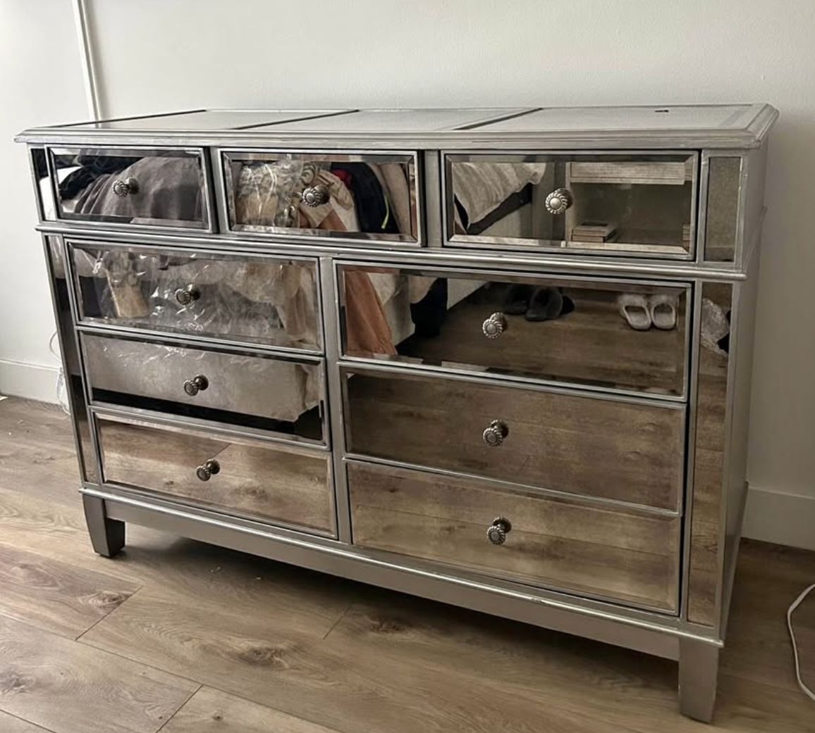 Mirror Dresser