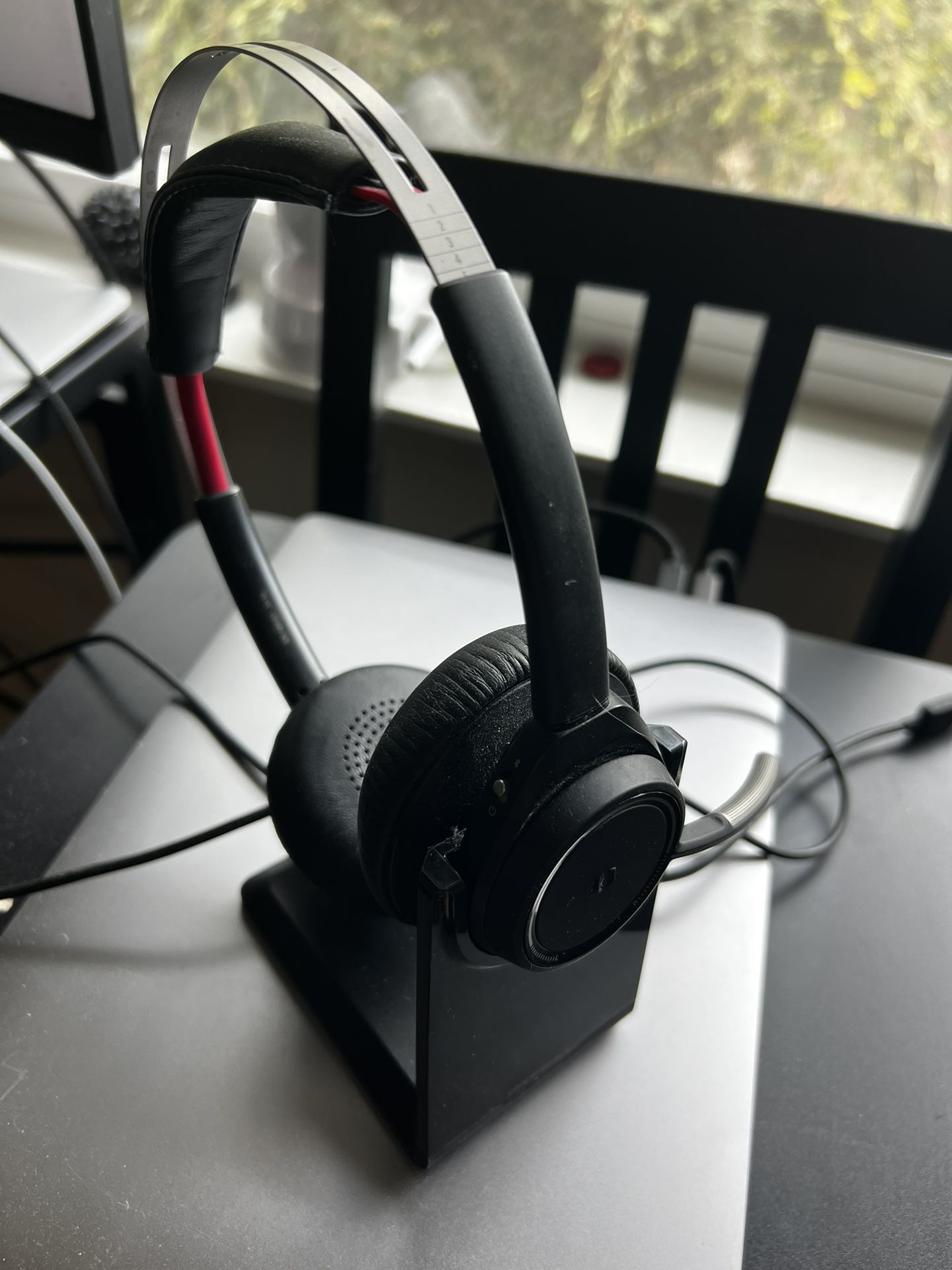 Plantronics Voyager Focus Wireless headset