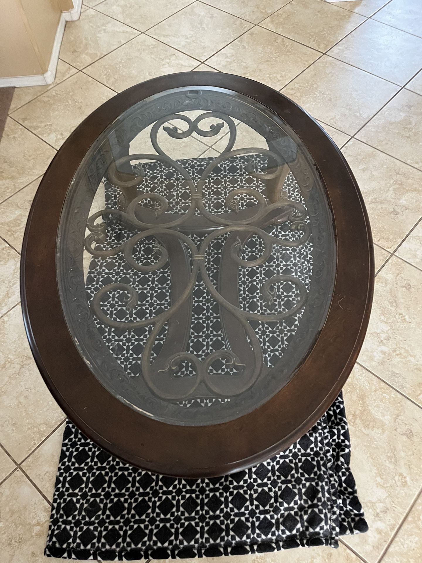 $45 Center Room Table Very Go Looking Table
