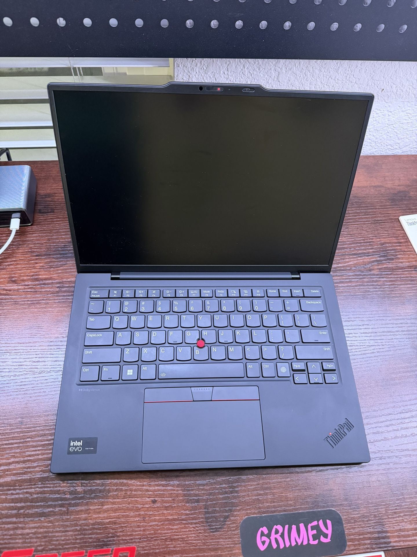 2025 X1 Carbon Gen 12 (Core Ultra 5 125U, 16 GB RAM, 512 GB SSD, 14″ WUXGA non‑touch)